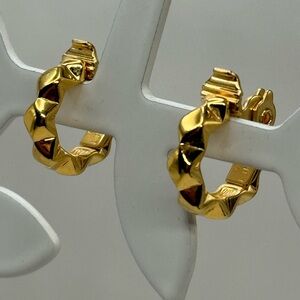 Monet Vtg girlboss huggie hoop clip on Earrings